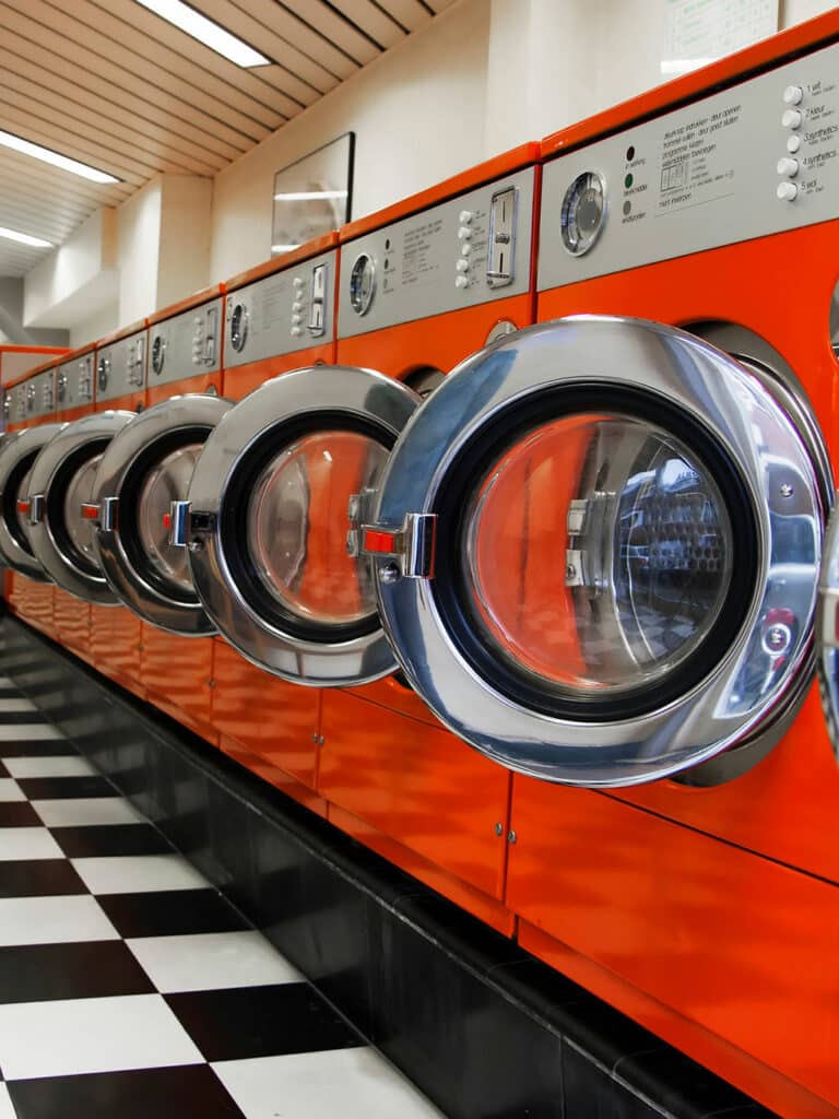 Im Inneren eines Waschsalons